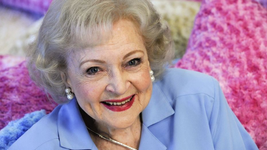 Betty White / The American Mask War / Karen McCann / EnjoyLivingAbroad.com