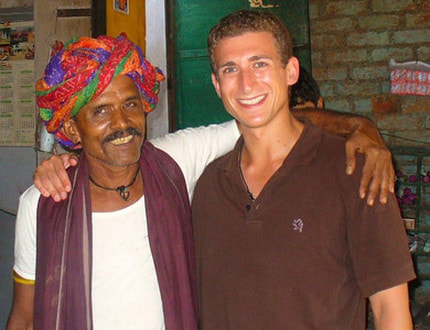 Kindness of Strangers / Karen McCann / EnjoyLivingAbroad.com