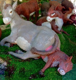 Surprising and outrageous holiday figures in Seville, Spain | Karen McCann | EnjoyLivingAbroad.com