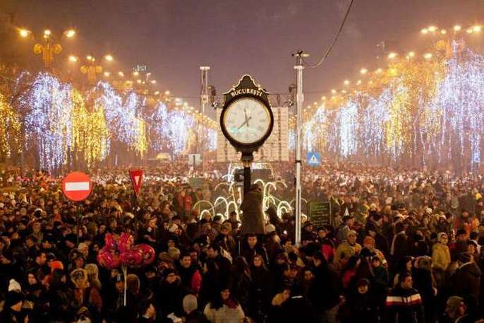 Travel abroad puts zing in New Years Eve / Karen McCann / enjoylivingabroad.com