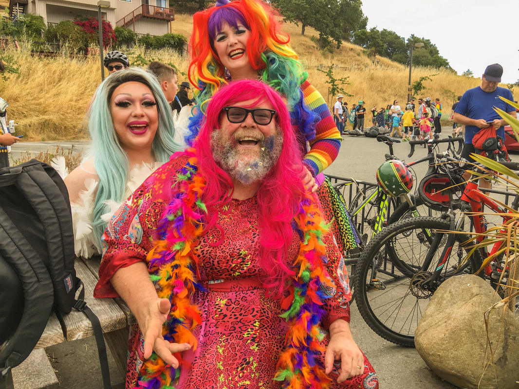 The Anxious Traveler / Transvestite Family / Karen McCann / EnjoyLivingAbroad.com