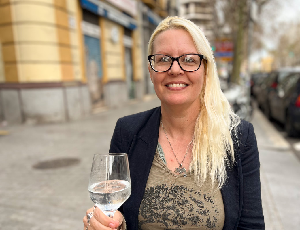 Angela Atkins, Author / 10 Books You'd Want on a Desert Island or Moving Abroad / Karen McCann / The Amigos Project / EnjoyLivingAbroad.com