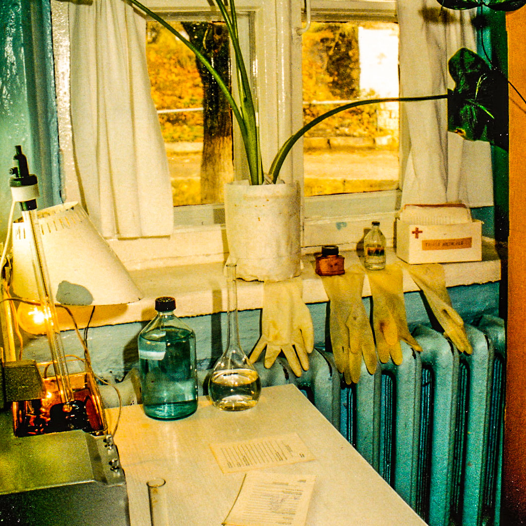 Reused surgical gloves in Republic of Georgia / The Pandemic: Desperate Situations, Ingenious Solutions / Karen McCann / EnjoyLivingAbroad.com