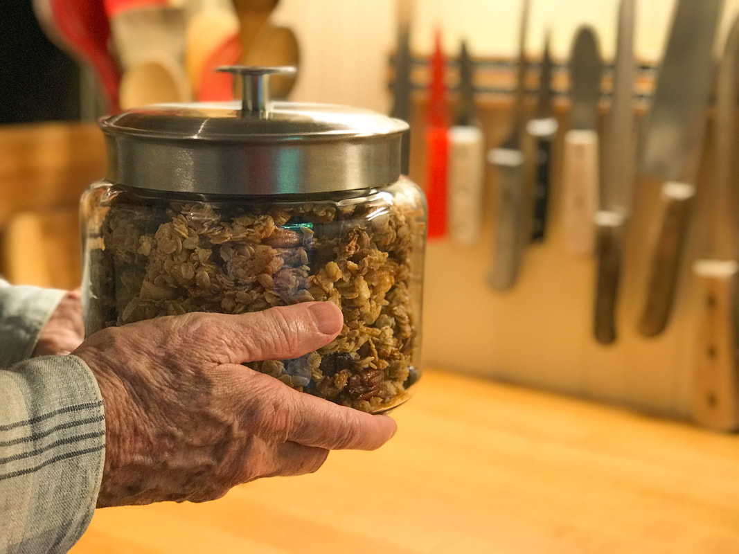 Crunchy Granola Spectrum  / quick & easy homemade granola recipe / Karen McCann / EnjoyLivingAbroad.com