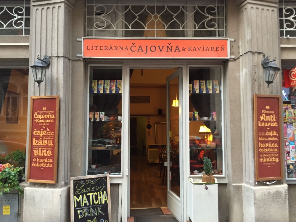 Avrak Kehdabra Coffee House / Brataslava, Slovakia / Luke Waterson /  Karen McCann / enjoylivingabroad.com