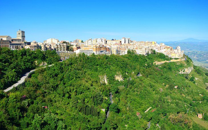 Enna, Sicily / Nutters' Tour of Sicily / Karen McCann / EnjoyLivingAbroad.com