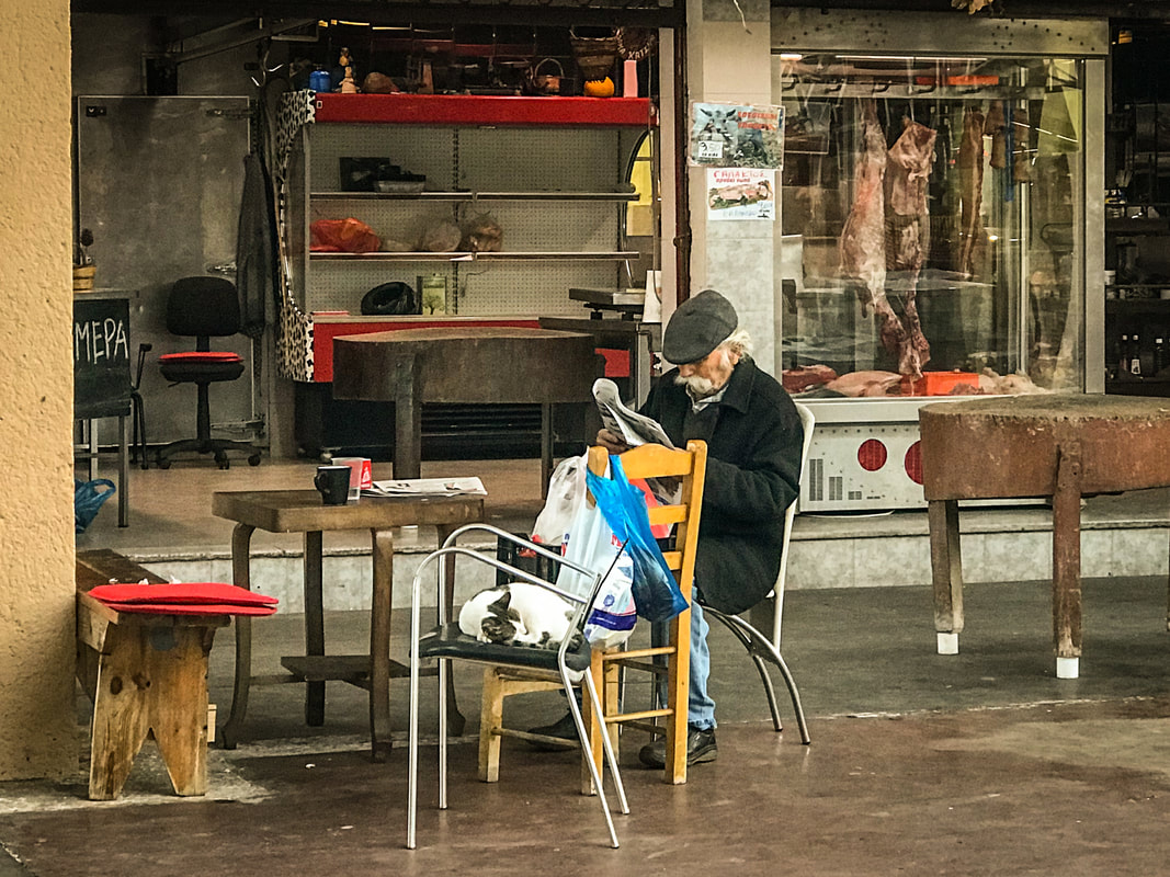Why Old Greek Men Hang Out in Cafés / Greek Coffee Culture / Karen McCann / EnjoyLivingAbroad.com