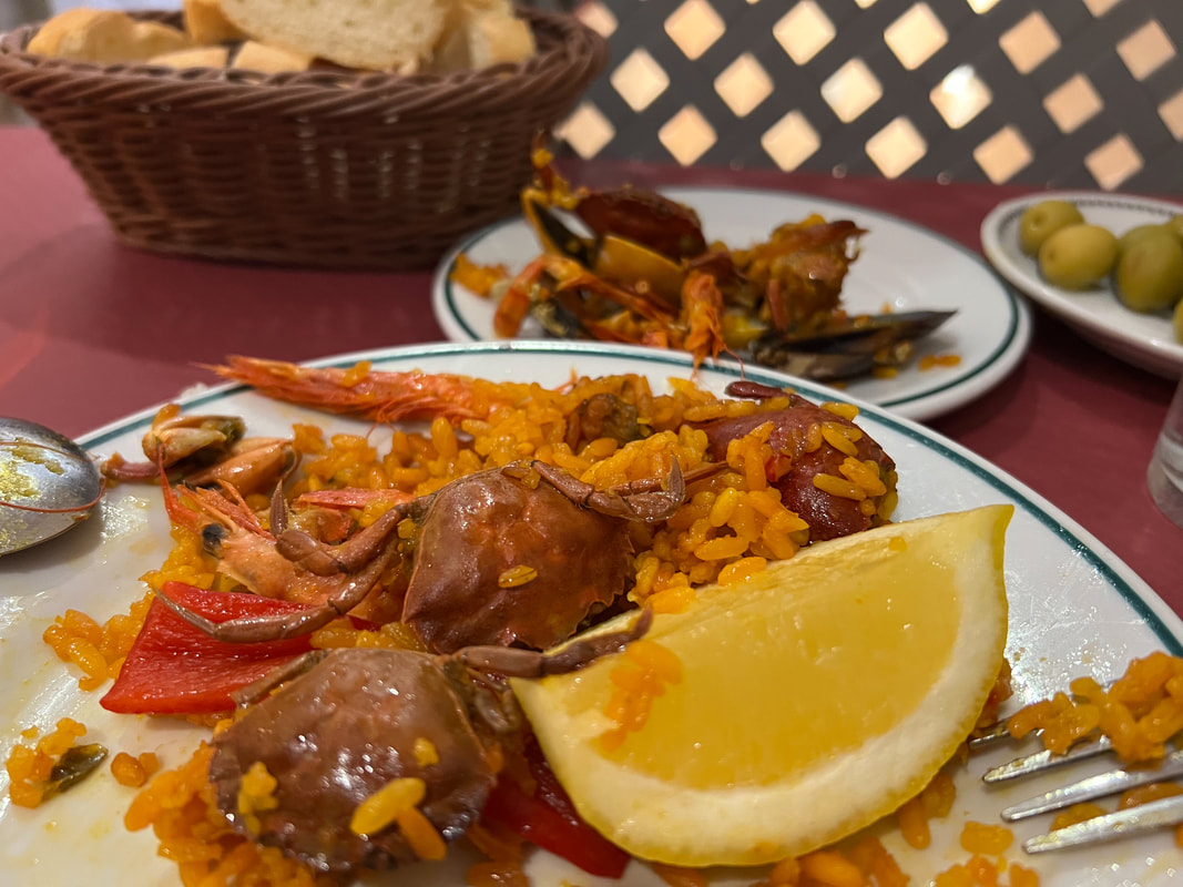 Nutty paella in Madrid / AI ChatBots & Nutters Tours / Karen McCann / EnjoyLivingAbroad.com