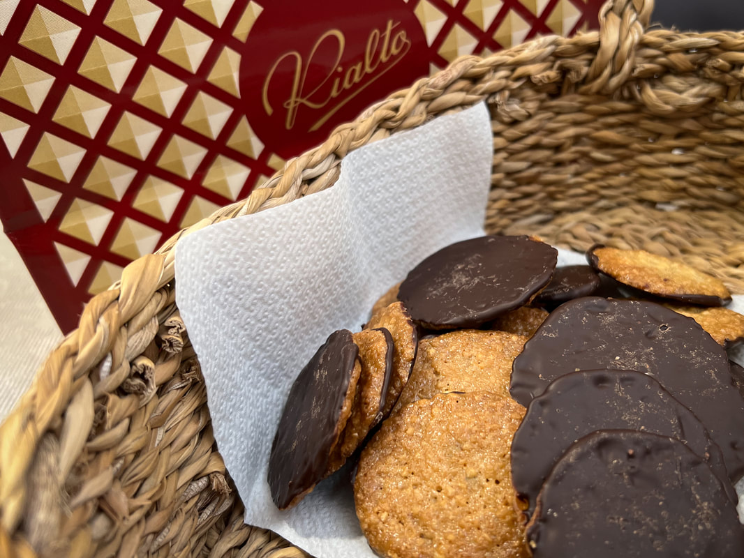 Moskovitas cookies from Rialto / Oviedo, Spain / Nutters Tour of Spain / Karen McCann / EnjoyLivingAbroad.com