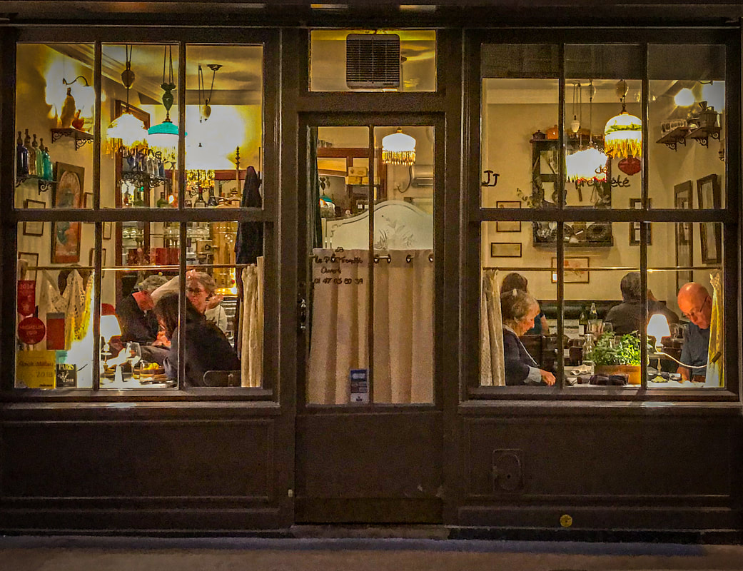 The Disappearing French Bistro / Le Petit Troquet / Paris, France / Karen McCann / EnjoyLivingAbroad.com