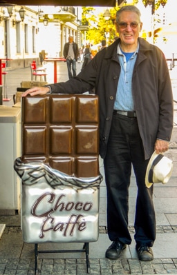 Giant Chocolate Bar, Belgrade, Serbia / Resistance Summer 2017 / Karen McCann / enjoylivingabroad.com