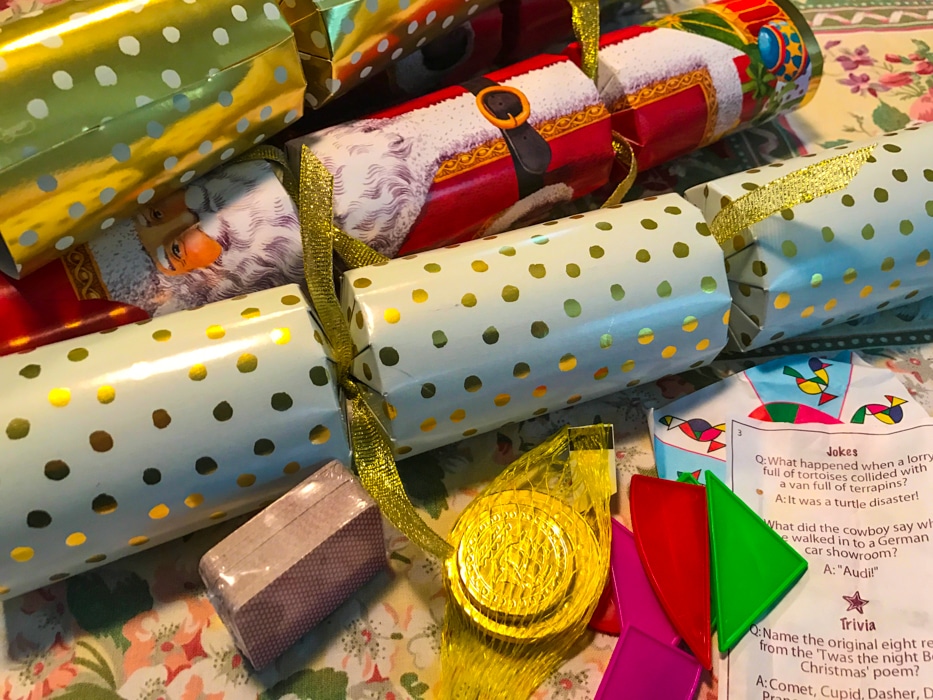 Holiday crackers / An Expat Home for the Holidays / Karen McCann / enjoylivingabroad.com